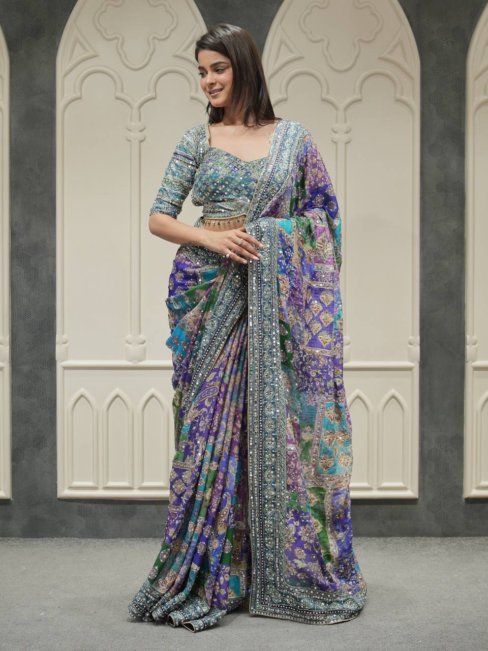 Urbanadaa Trending | Soft Chinnion Saree with Hand-Mirror & Gold Zari