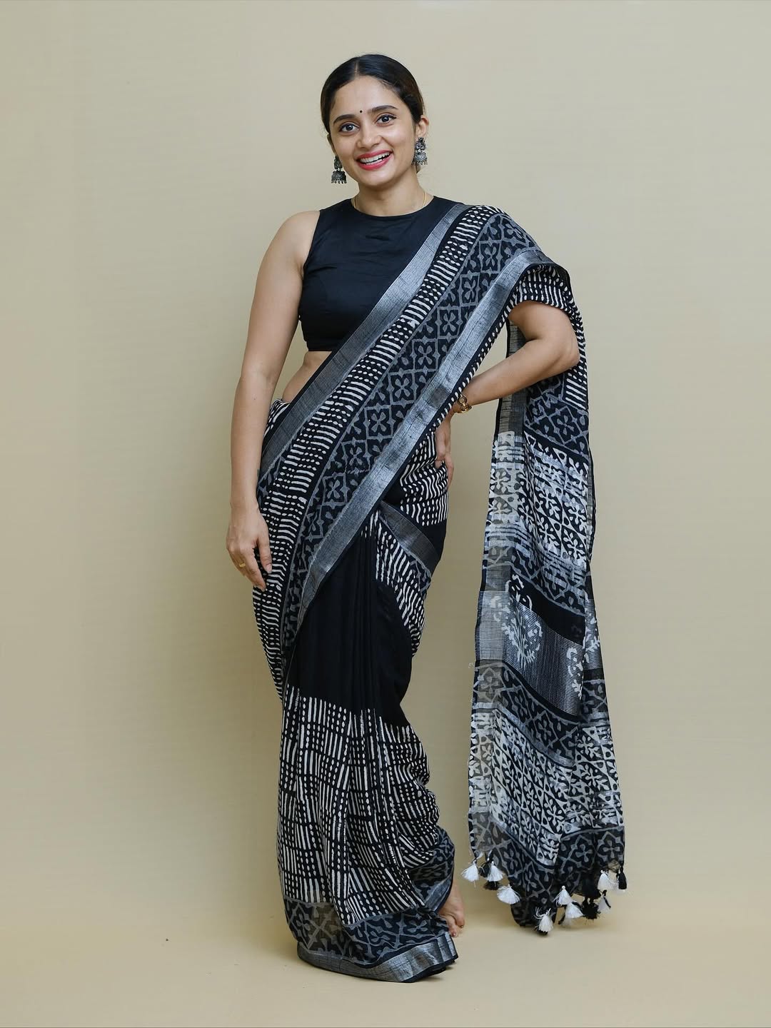 SUPER DESIGN LAUNCH: BLACK & GREY LILAN COTTON SAREE